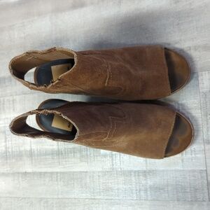 Dolce vita brown suede heels